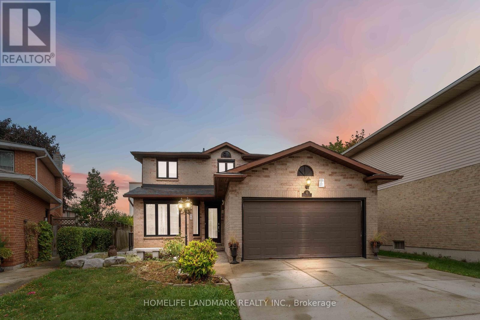 15 Anita Court, Hamilton, Ontario L8W 3A5 - Photo 2 - X12573736