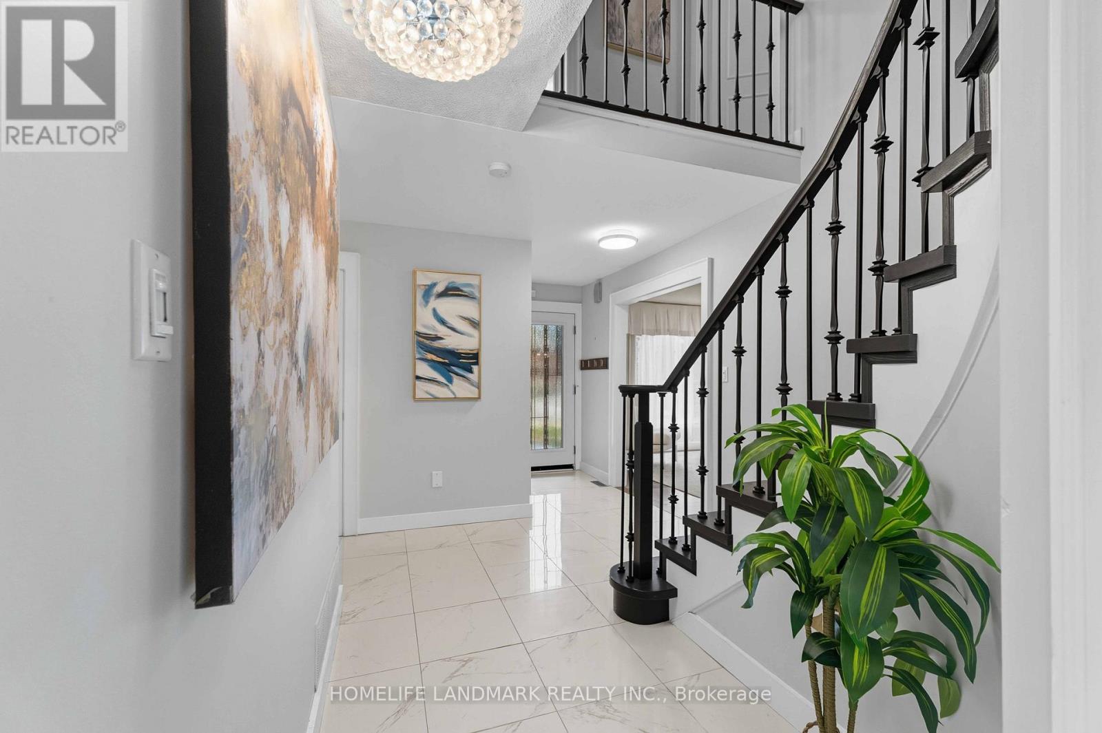 15 Anita Court, Hamilton, Ontario L8W 3A5 - Photo 3 - X12573736