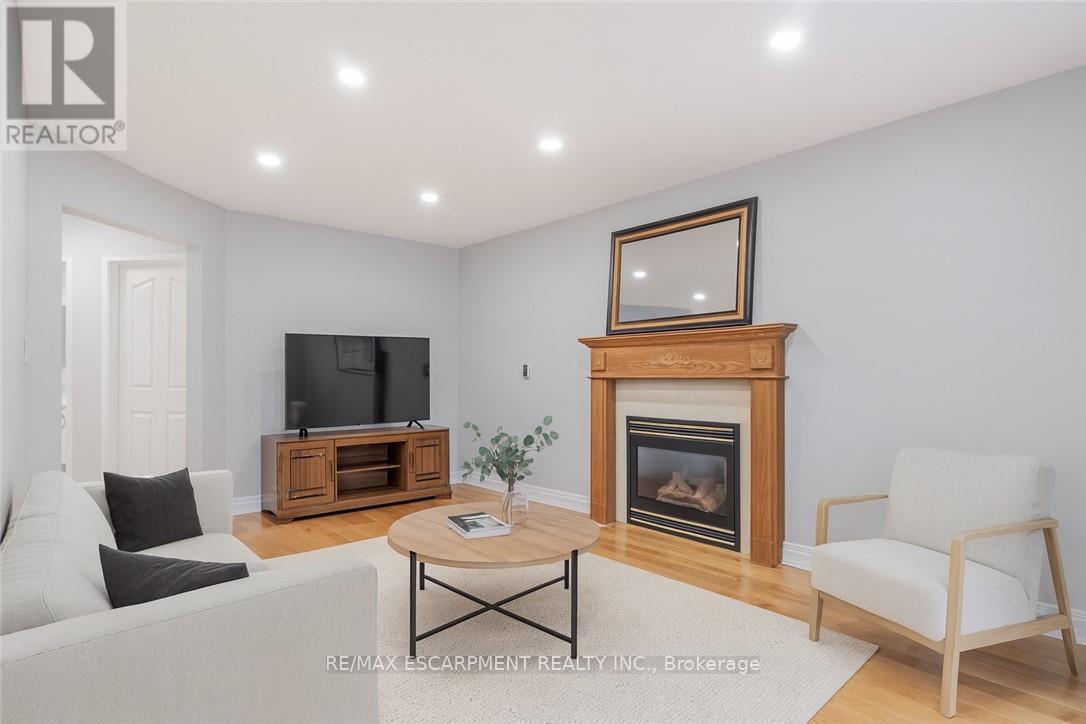 42 Hillgarden Drive, Hamilton, Ontario  L8J 3R3 - Photo 17 - X12573748