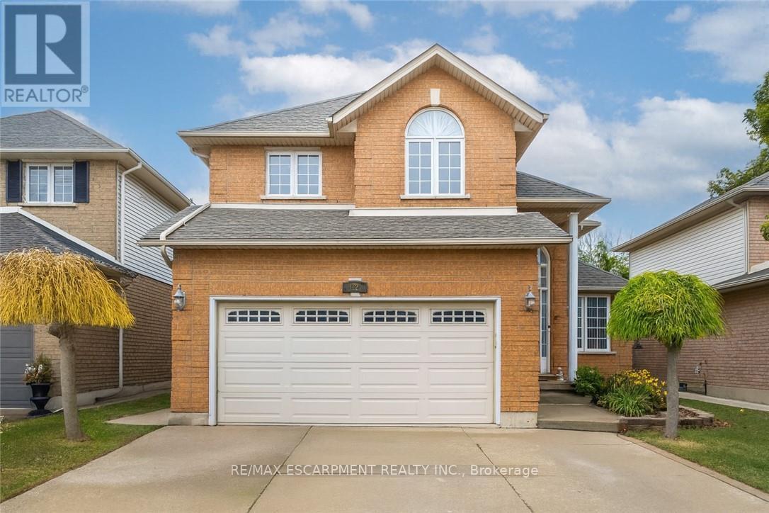 42 Hillgarden Drive, Hamilton, Ontario  L8J 3R3 - Photo 2 - X12573748