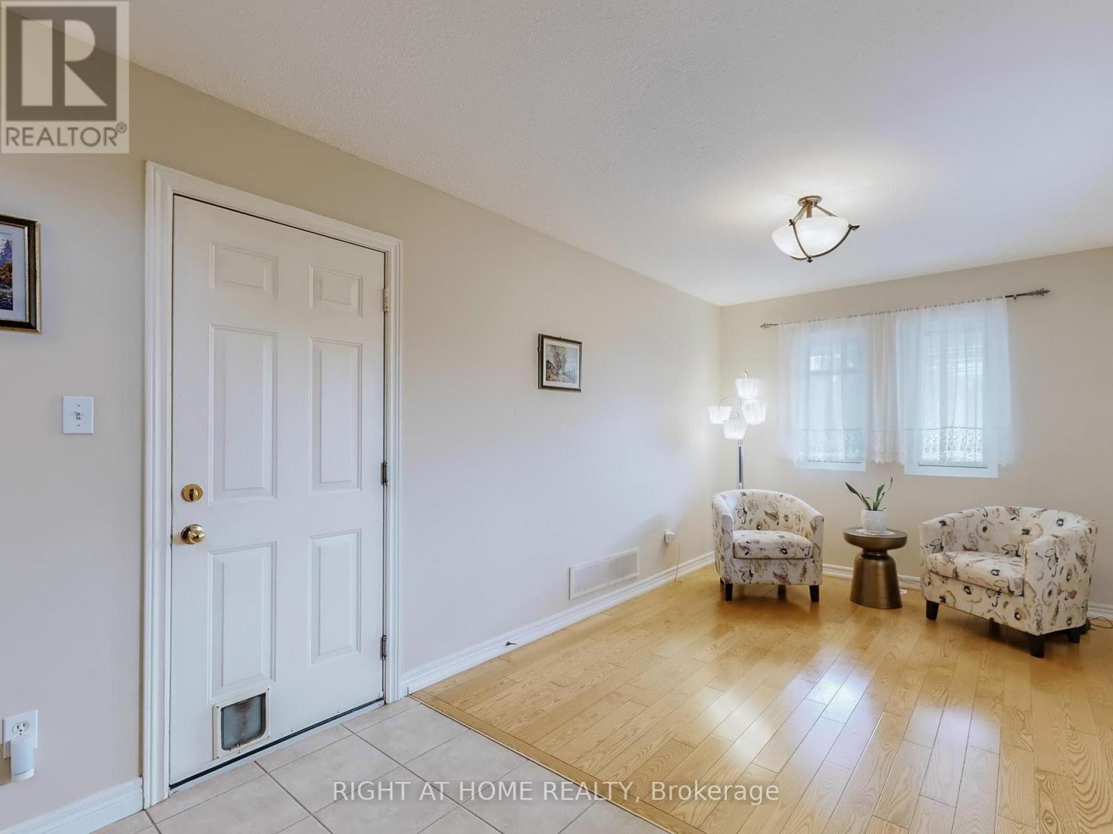 124 Peachwood Crescent, Hamilton, Ontario  L8E 5Z8 - Photo 18 - X12491054