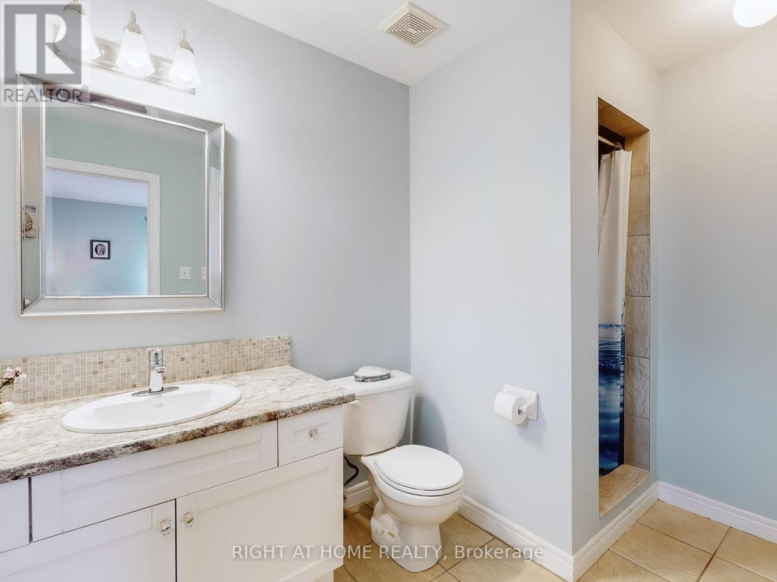 124 Peachwood Crescent, Hamilton, Ontario  L8E 5Z8 - Photo 26 - X12491054