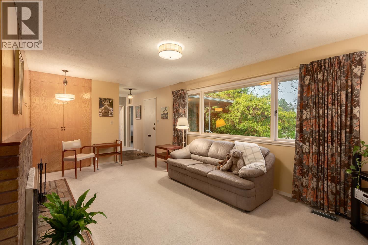 6390 WINCH STREET, Burnaby, British Columbia