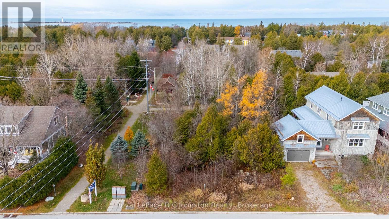 237 Emerald Drive, Saugeen Shores, Ontario N0H 2L0 - Photo 2 - X12572628