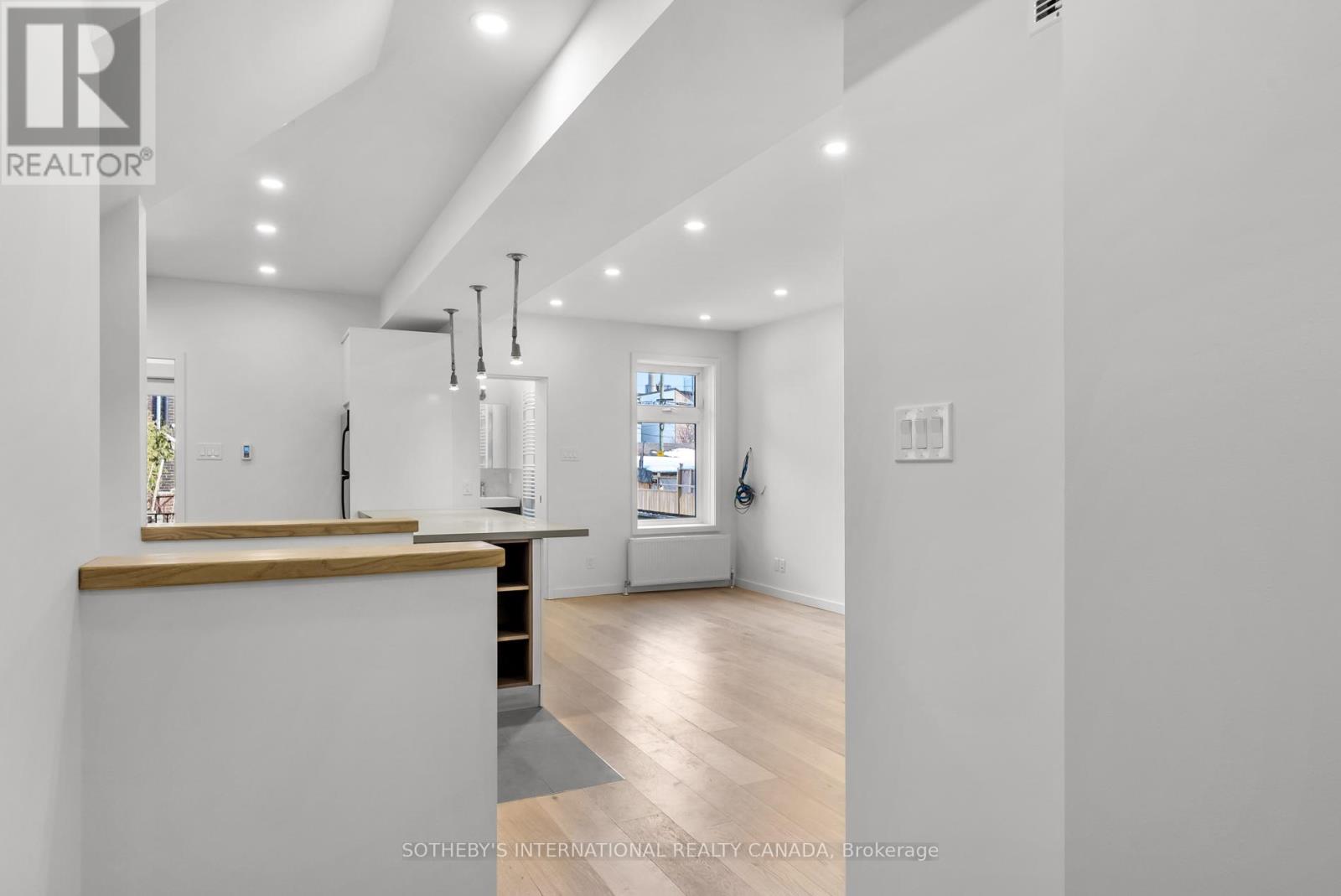 Main - 301 Euclid Avenue, Toronto, Ontario M6J 2K1 - Photo 3 - C12573282