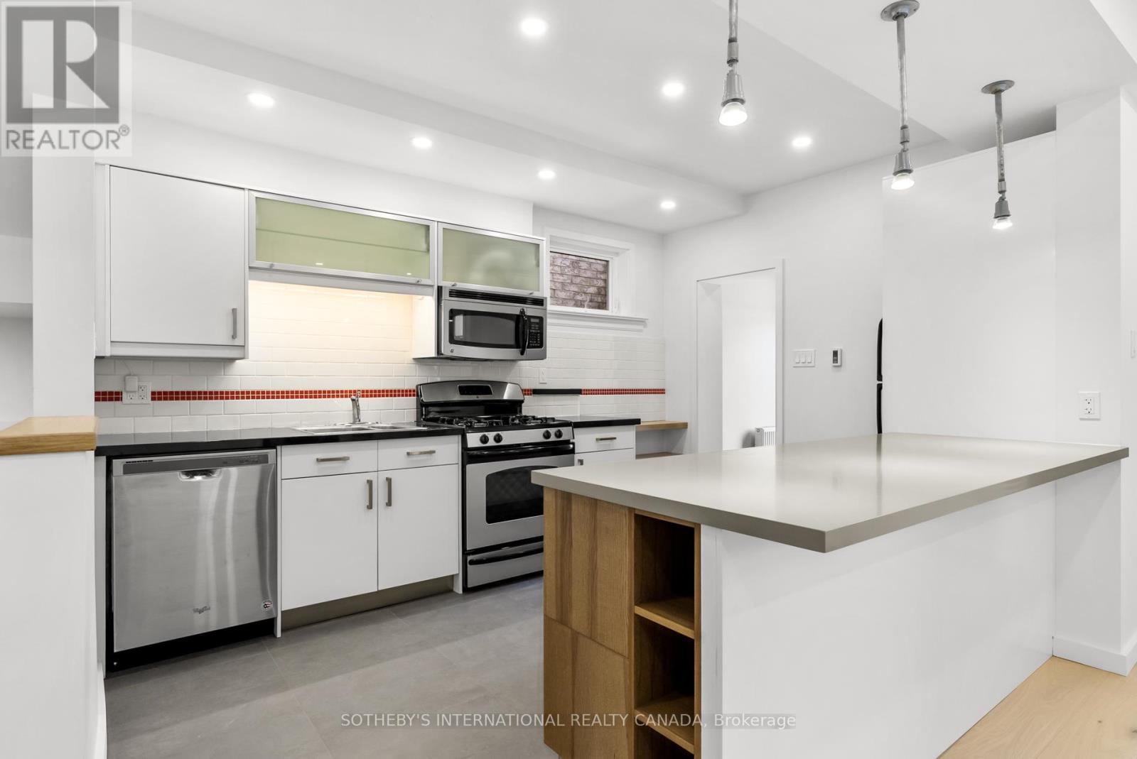 Main - 301 Euclid Avenue, Toronto, Ontario M6J 2K1 - Photo 7 - C12573282