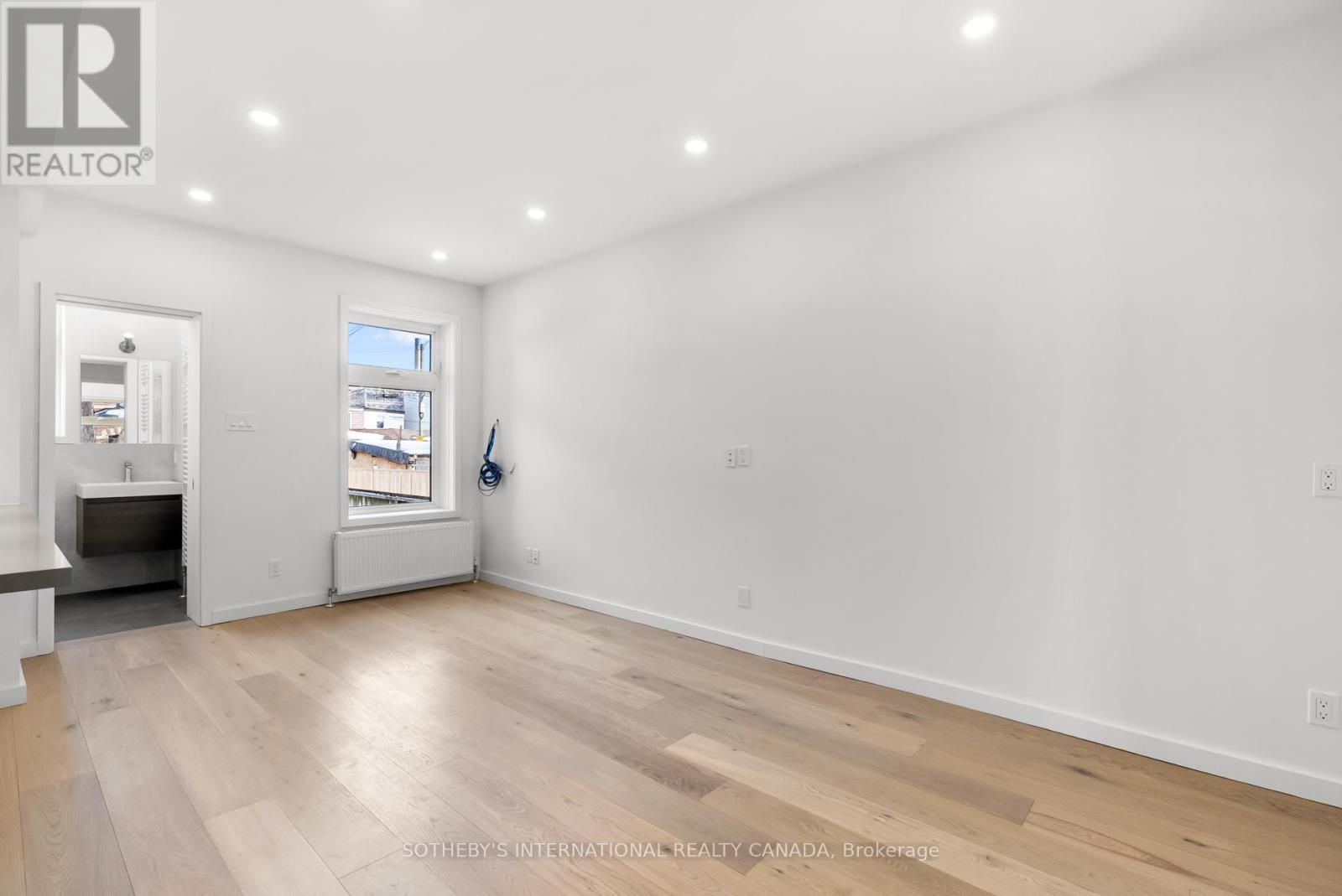 Main - 301 Euclid Avenue, Toronto, Ontario M6J 2K1 - Photo 4 - C12573282