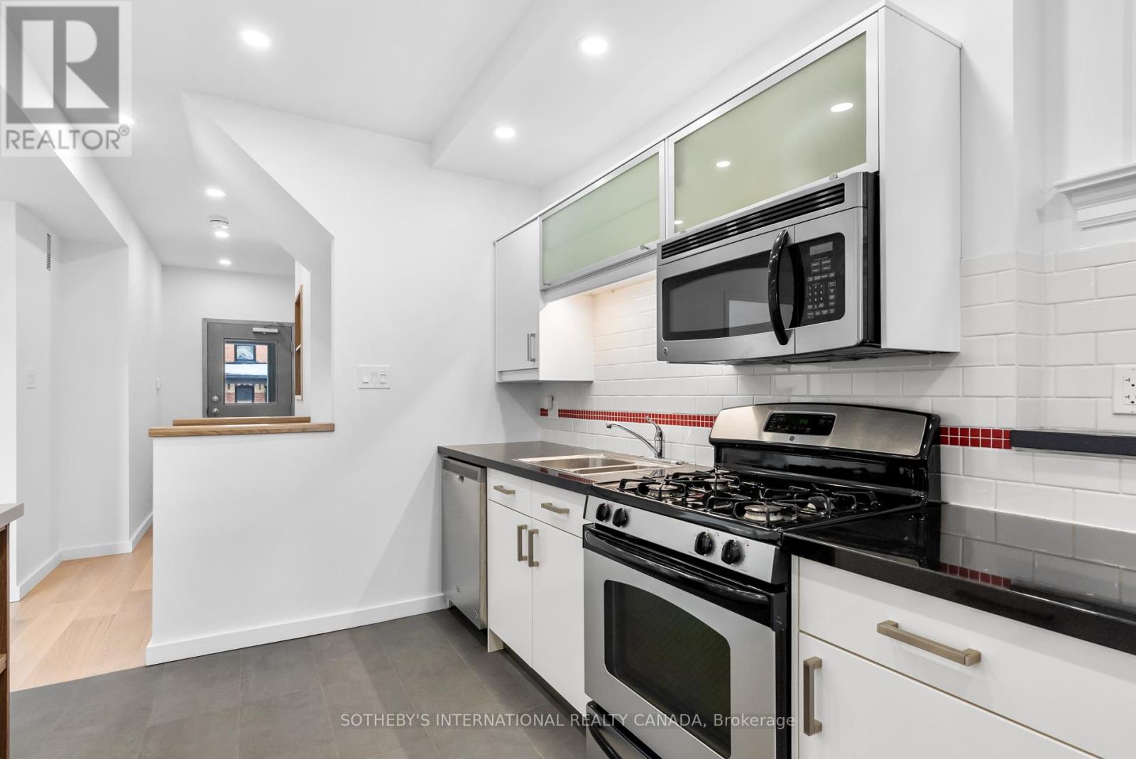 Main - 301 Euclid Avenue, Toronto, Ontario M6J 2K1 - Photo 14 - C12573282