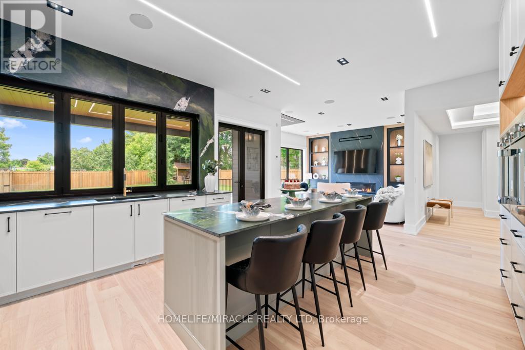 282 Maurice Drive, Oakville, Ontario L6K 2X3 - Photo 26 - W12573744