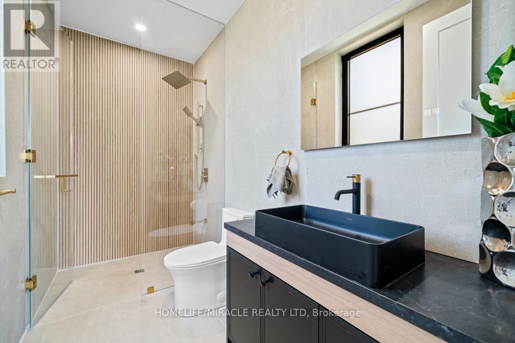 282 Maurice Drive, Oakville, Ontario L6K 2X3 - Photo 32 - W12573744