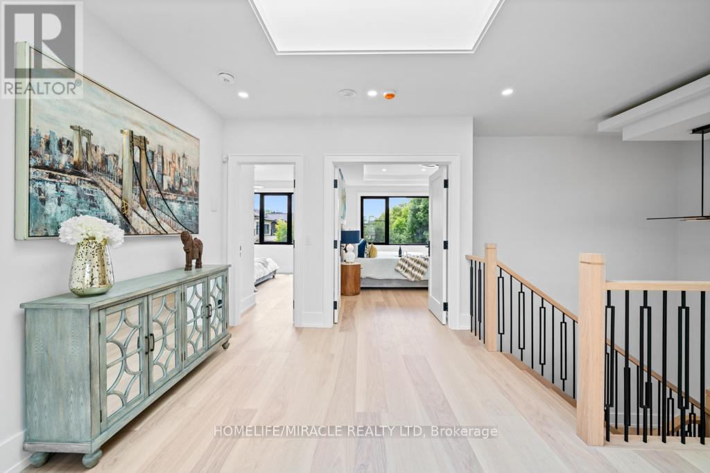 282 Maurice Drive, Oakville, Ontario L6K 2X3 - Photo 33 - W12573744