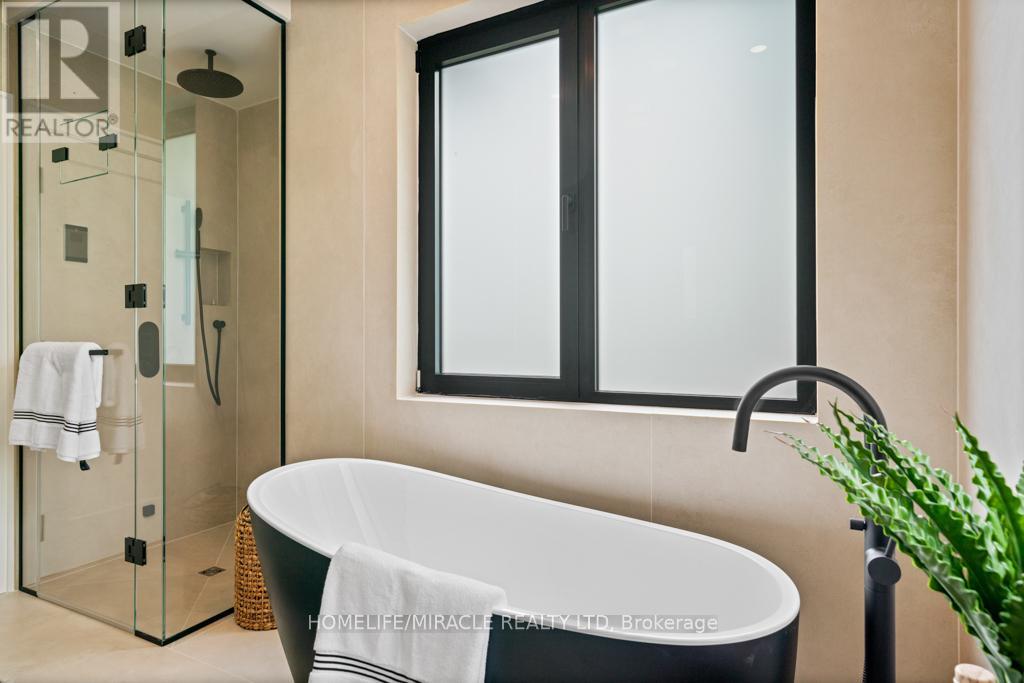 282 Maurice Drive, Oakville, Ontario L6K 2X3 - Photo 36 - W12573744