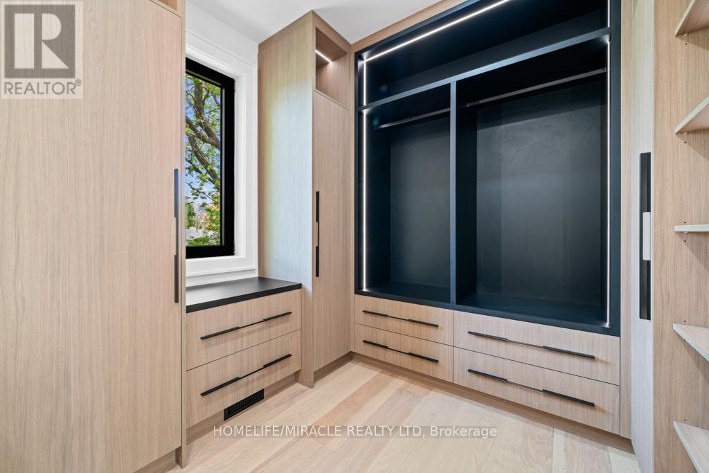 282 Maurice Drive, Oakville, Ontario L6K 2X3 - Photo 37 - W12573744