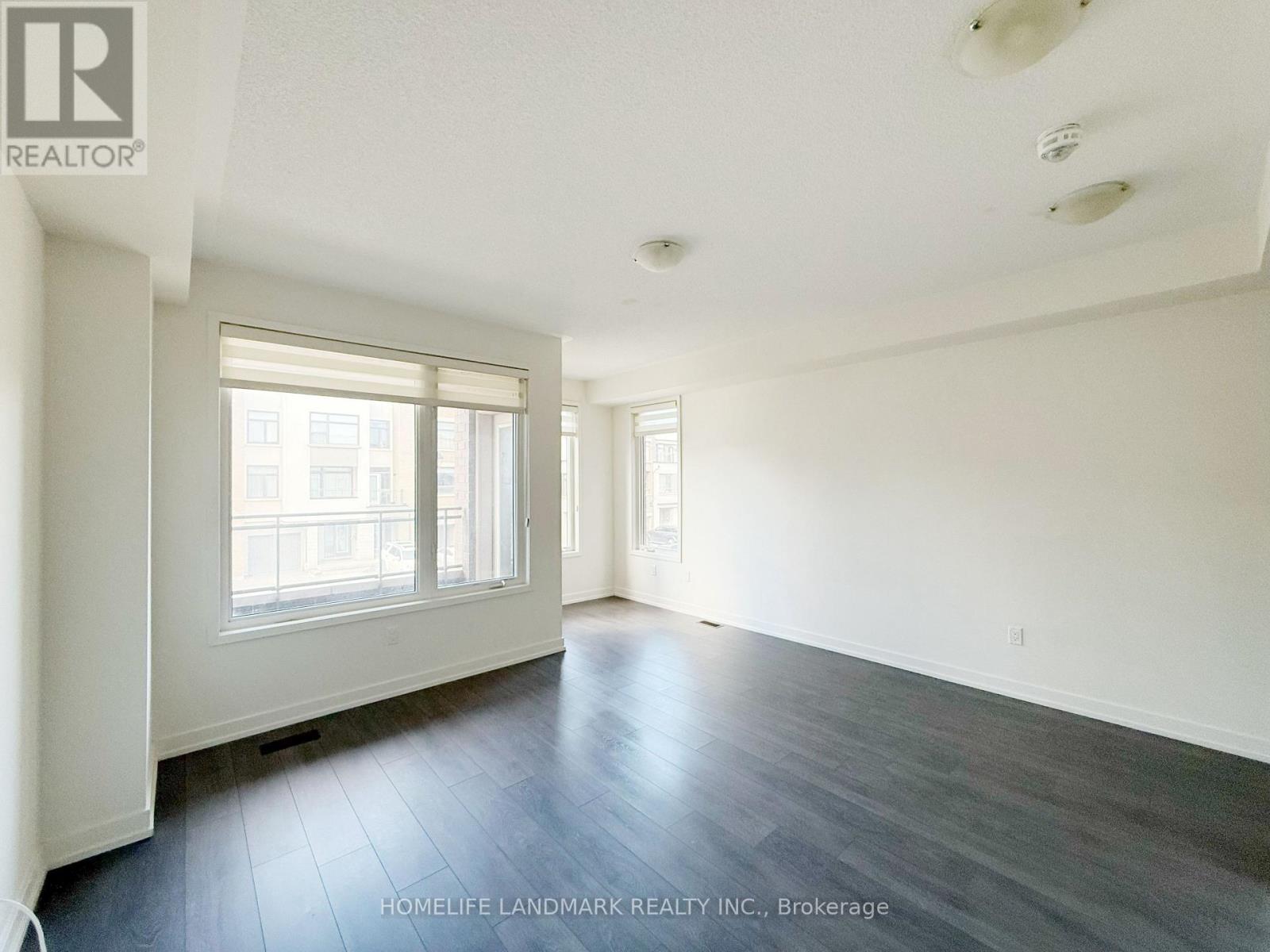 172 Squire Crescent, Oakville, Ontario  L6H 0L7 - Photo 4 - W12573780