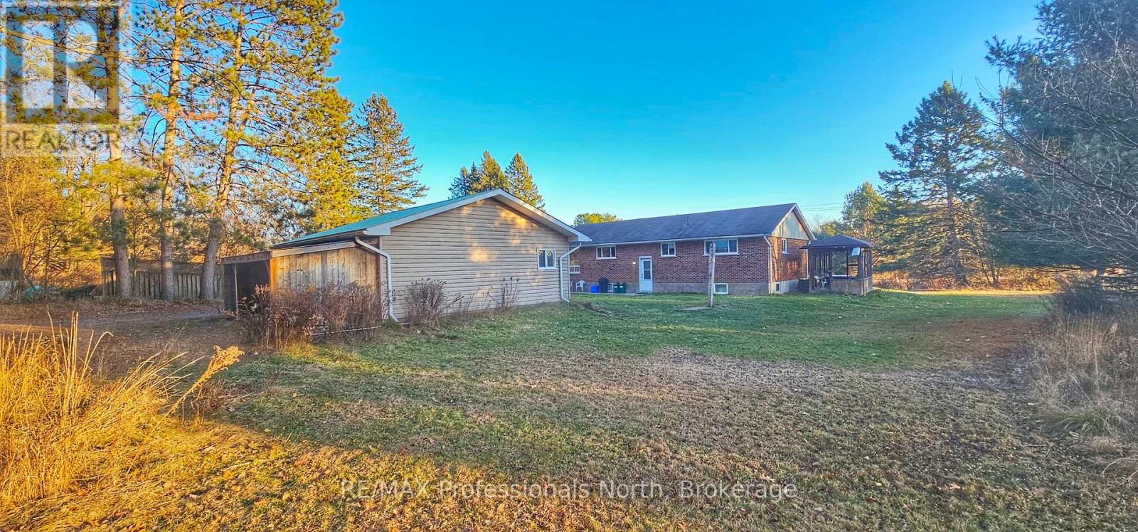 62 Riverside Drive, Huntsville, Ontario  P1H 1R6 - Photo 3 - X12573816