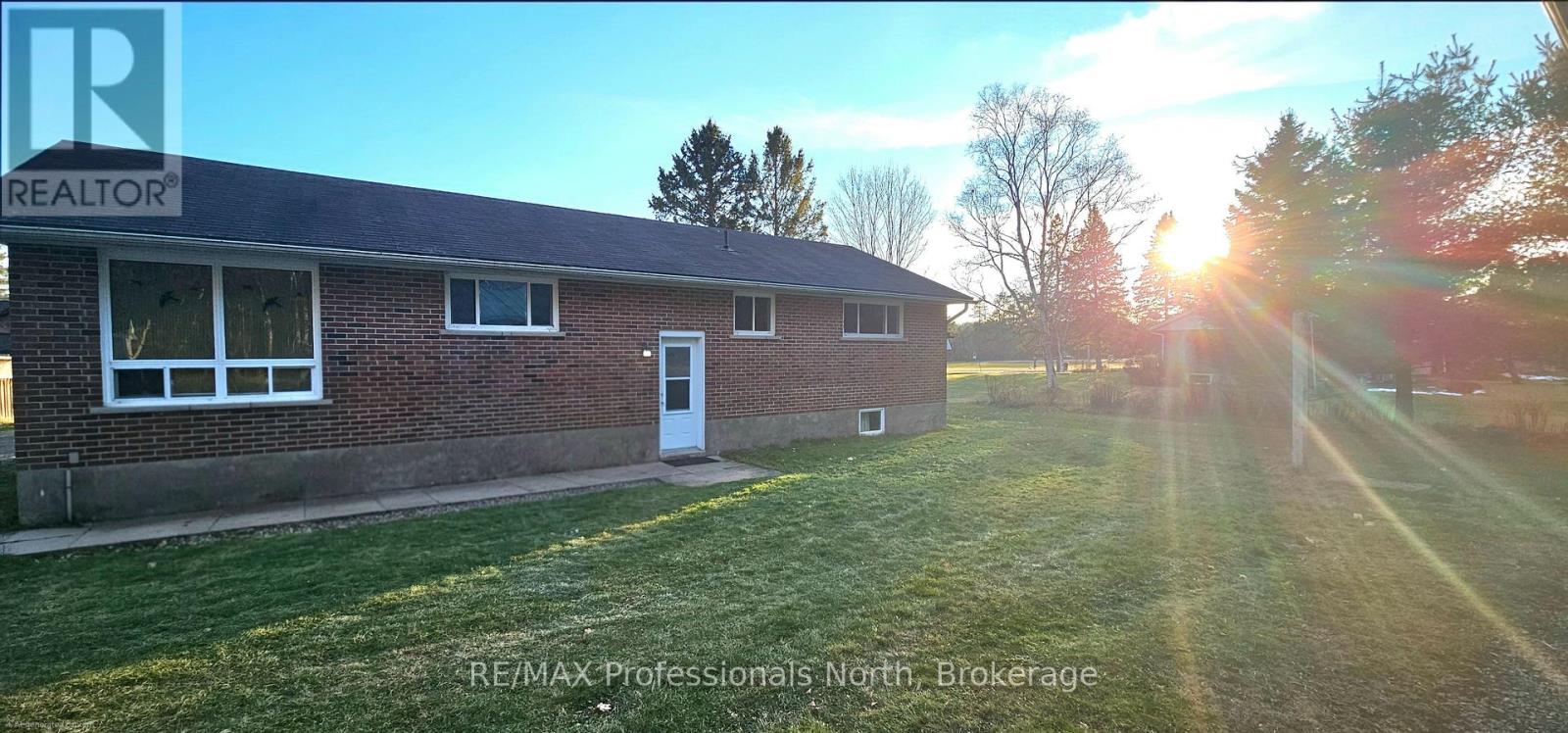 62 Riverside Drive, Huntsville, Ontario  P1H 1R6 - Photo 7 - X12573816