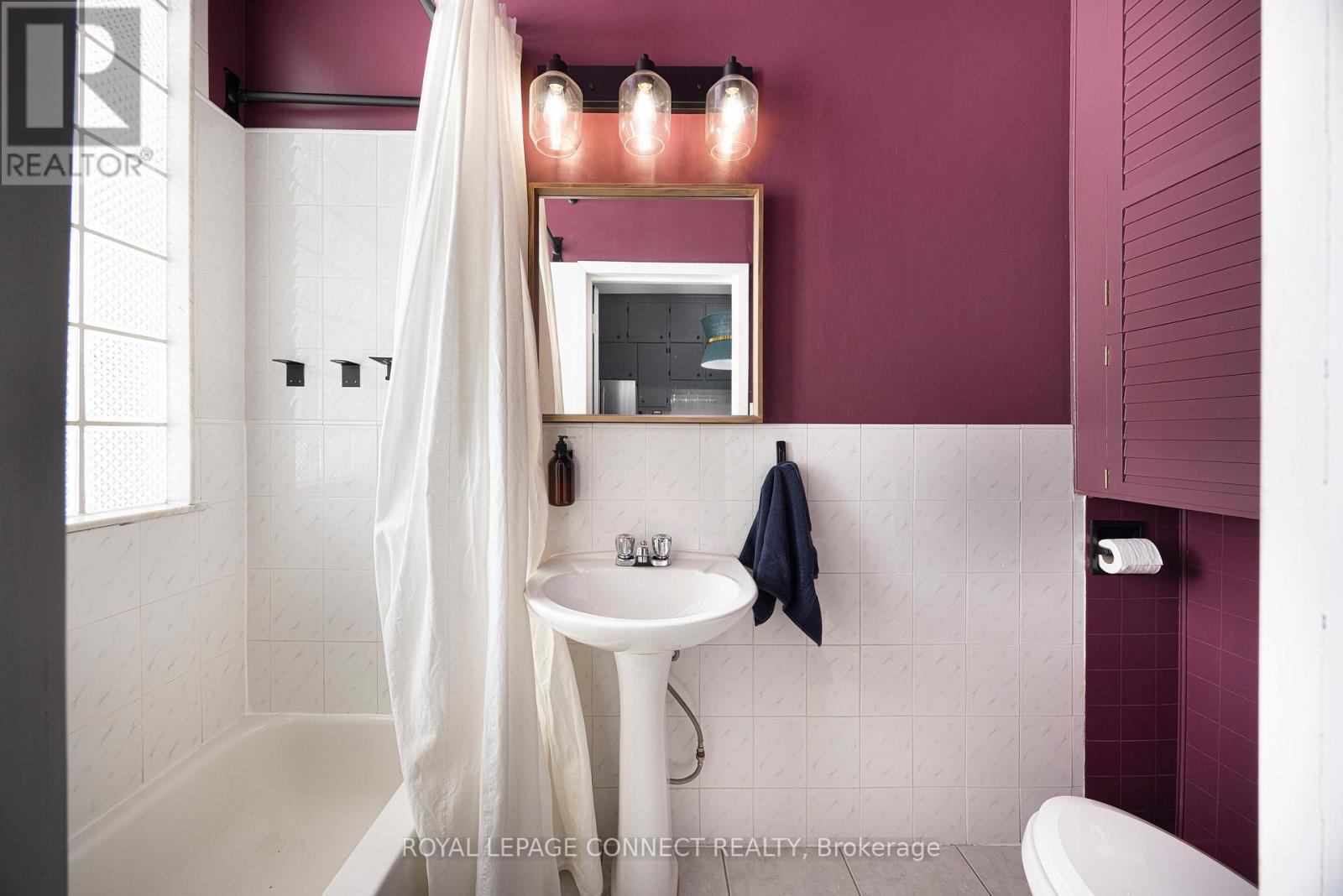 Main - 443 Lansdowne Avenue, Toronto, Ontario  M6H 3Y2 - Photo 14 - C12573806