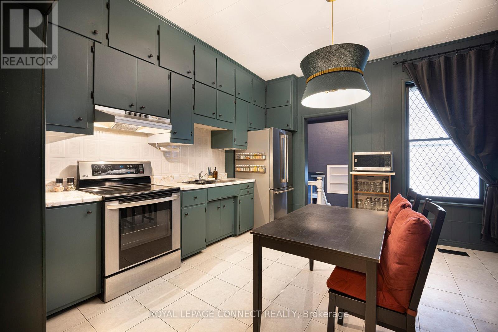 Main - 443 Lansdowne Avenue, Toronto, Ontario  M6H 3Y2 - Photo 7 - C12573806