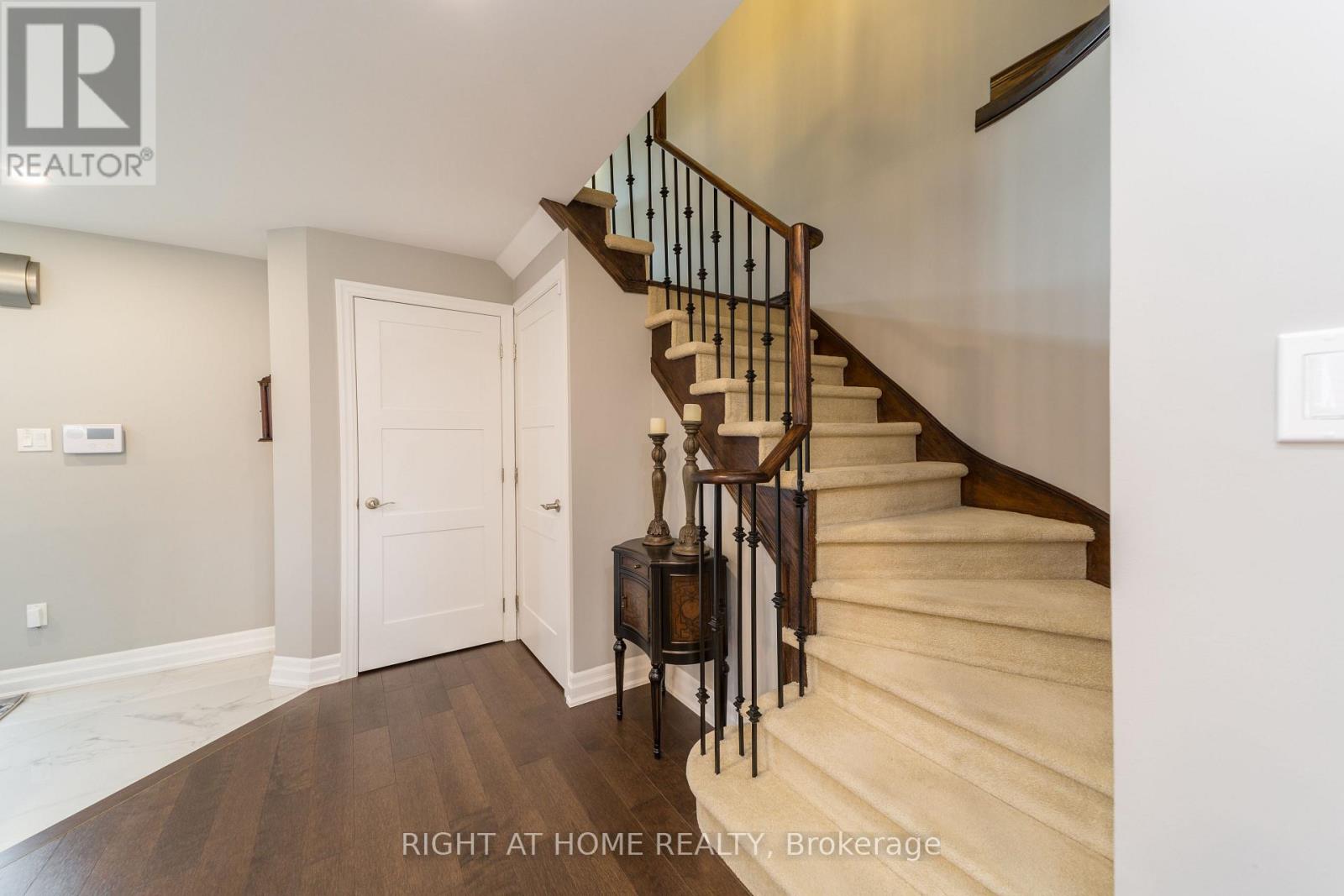 53 Primeau Drive, Aurora, Ontario  L4G 6Z3 - Photo 3 - N12573810