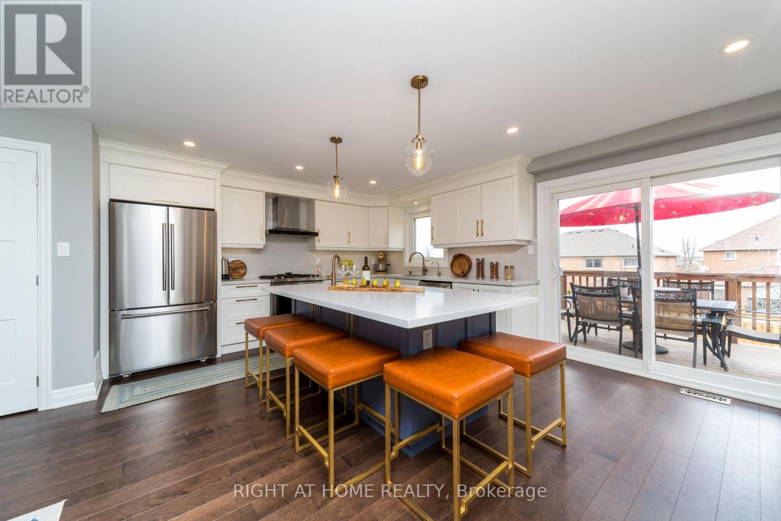 53 Primeau Drive, Aurora, Ontario  L4G 6Z3 - Photo 5 - N12573810