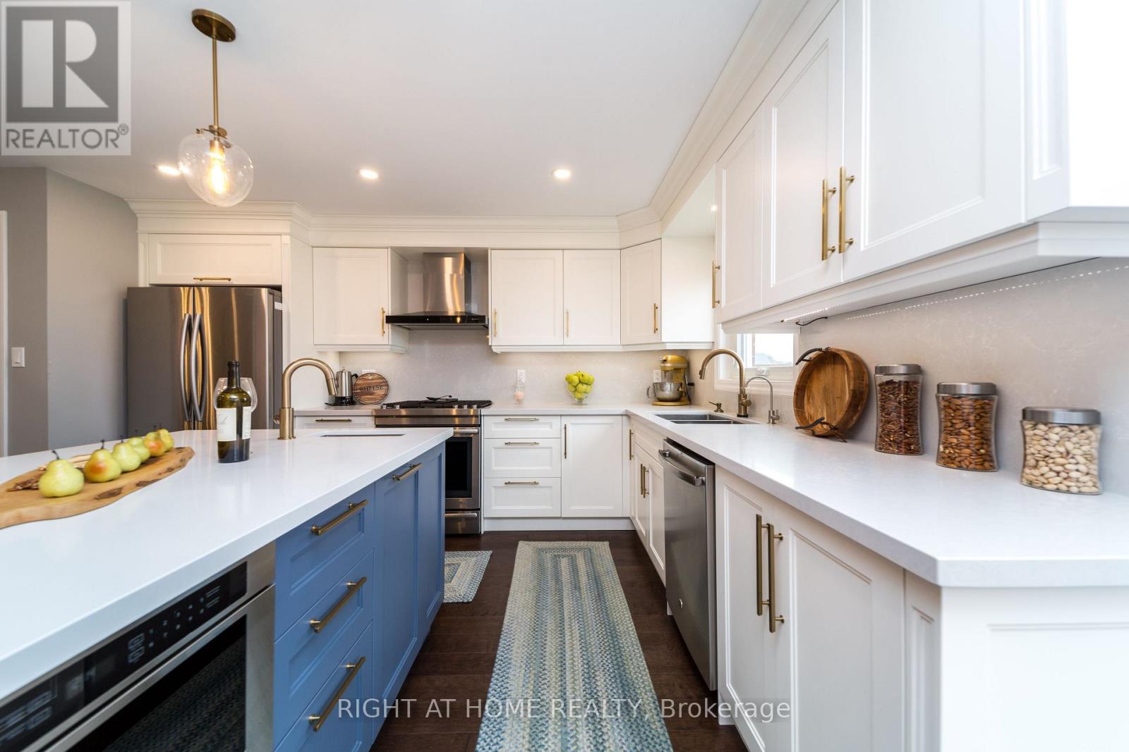 53 Primeau Drive, Aurora, Ontario  L4G 6Z3 - Photo 7 - N12573810