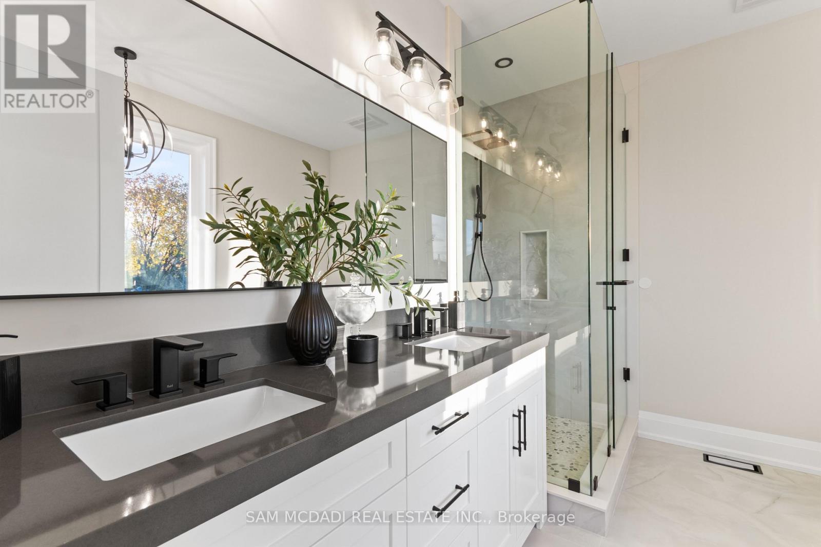 4584 Full Moon Circle, Mississauga, Ontario  L4Z 2N6 - Photo 27 - W12573820