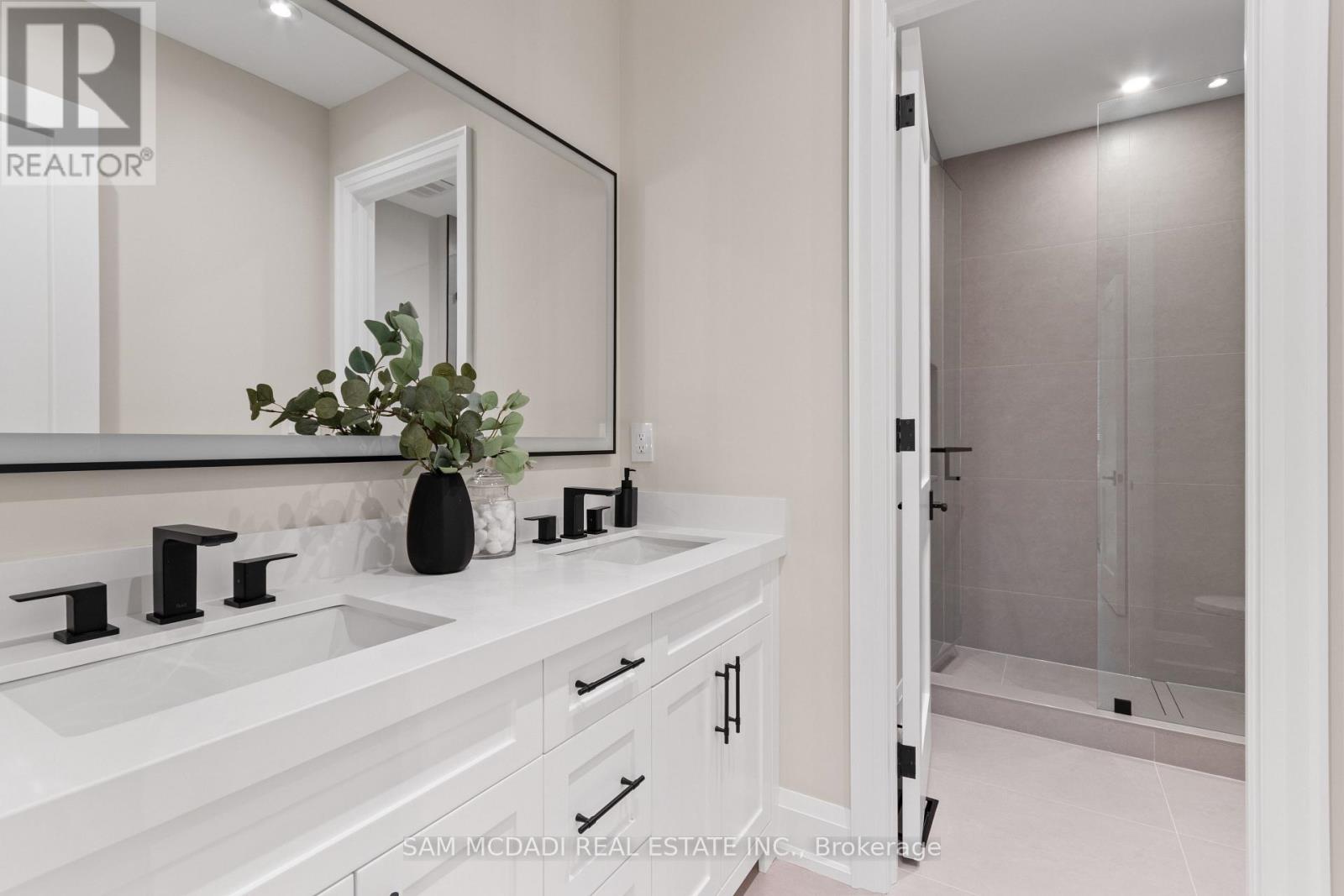 4584 Full Moon Circle, Mississauga, Ontario  L4Z 2N6 - Photo 32 - W12573820