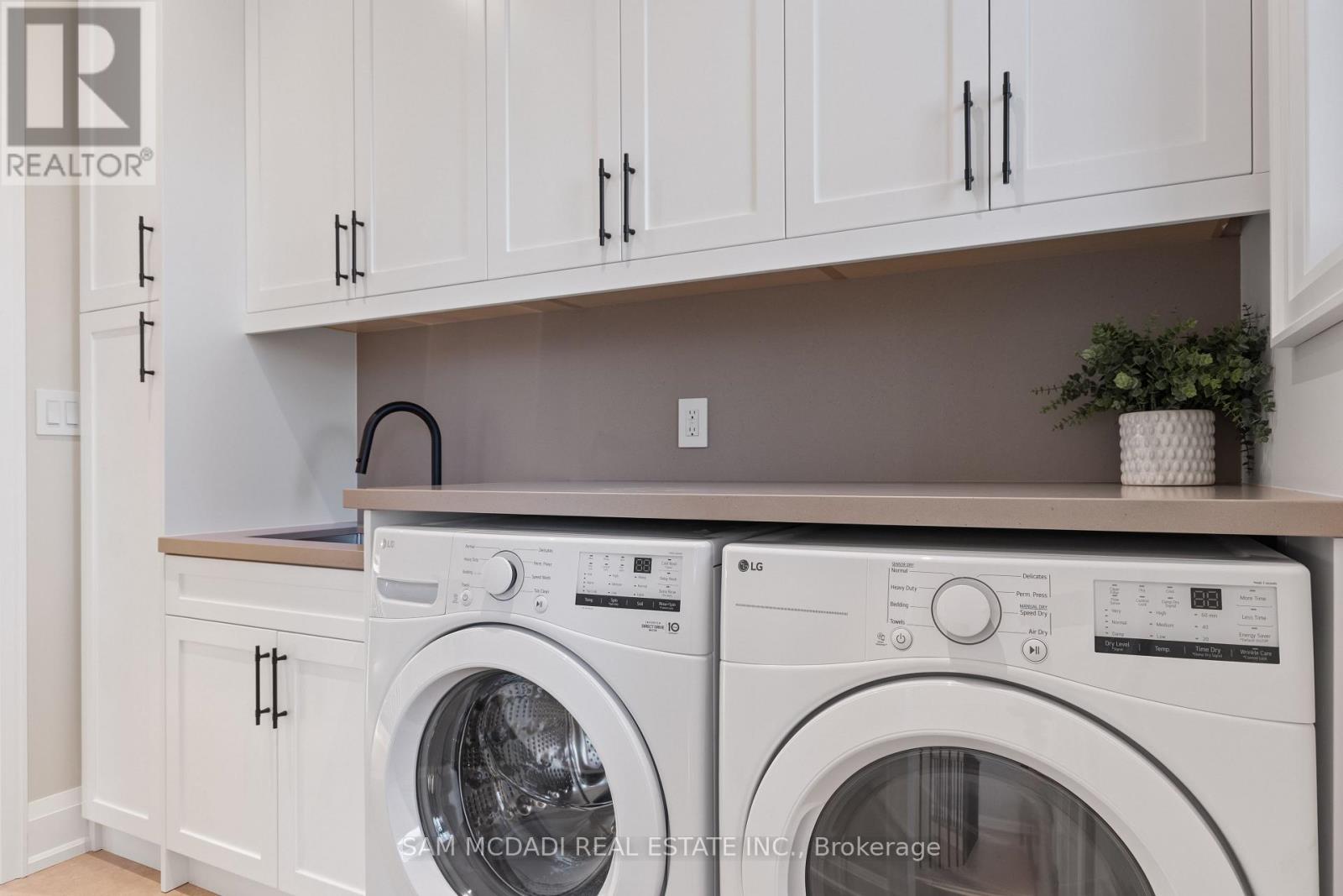 4584 Full Moon Circle, Mississauga, Ontario  L4Z 2N6 - Photo 37 - W12573820