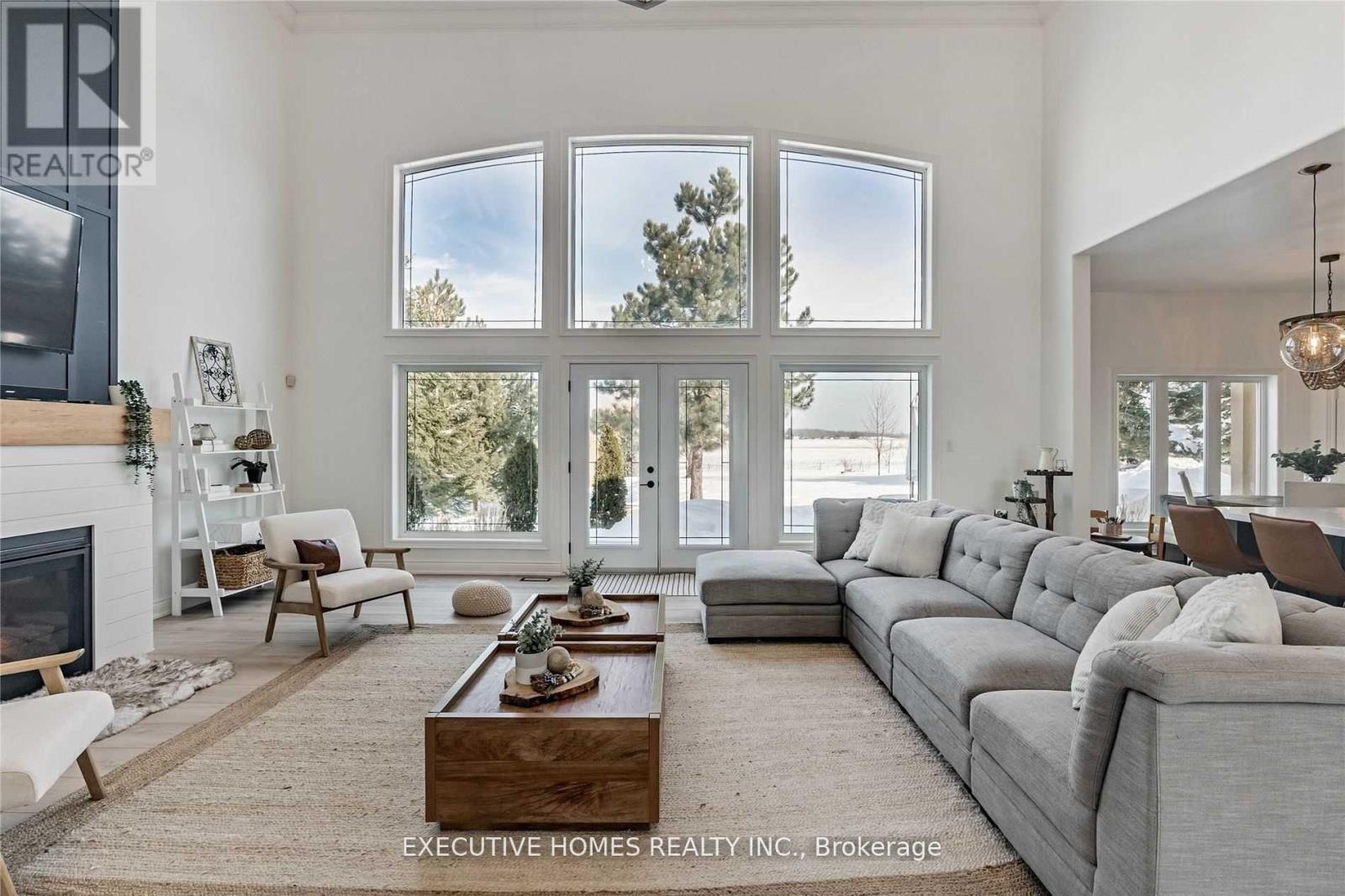 769 Mud Street E, Hamilton, Ontario  L8J 3B9 - Photo 3 - X12573794