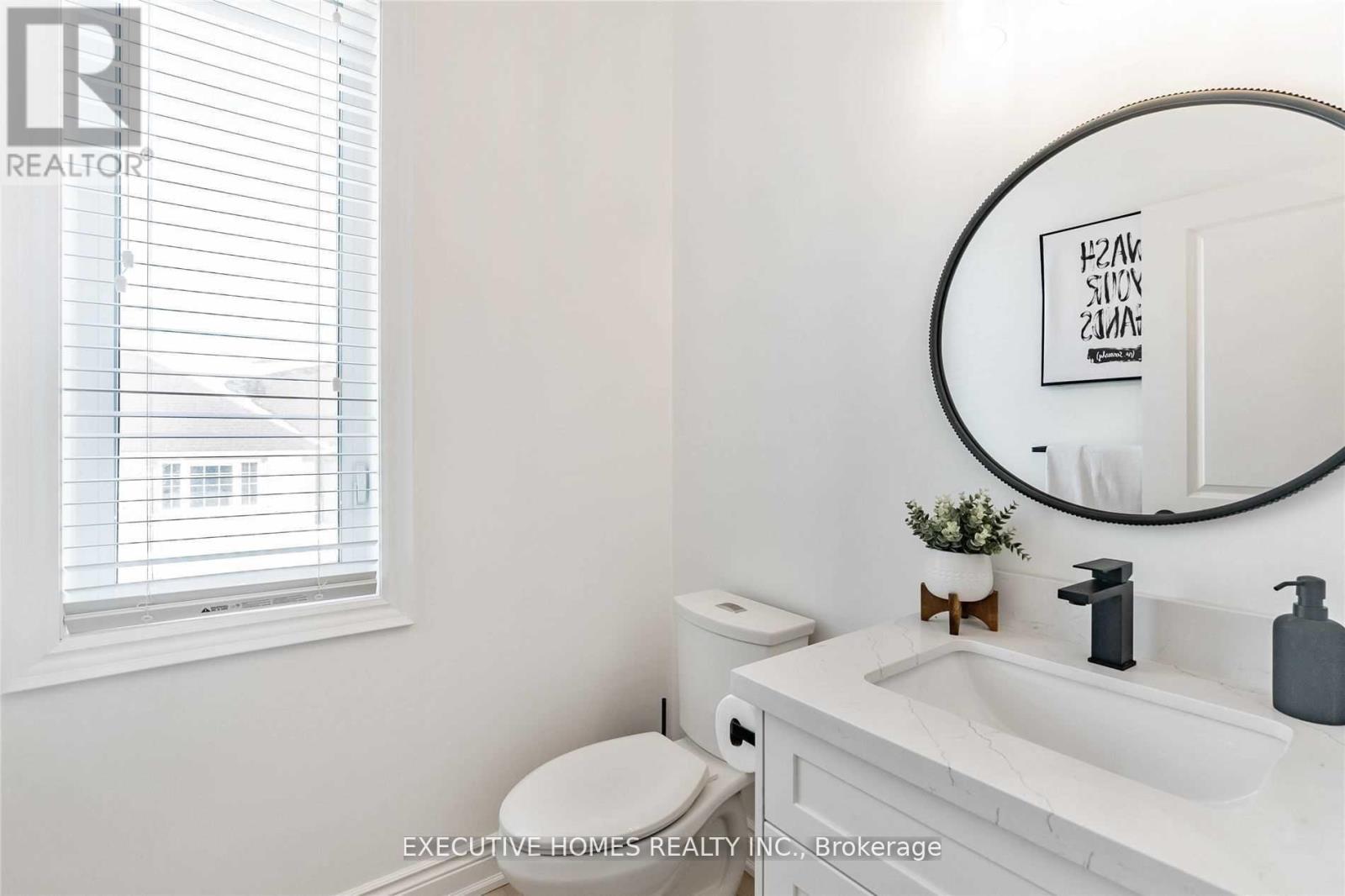 769 Mud Street E, Hamilton, Ontario  L8J 3B9 - Photo 4 - X12573794