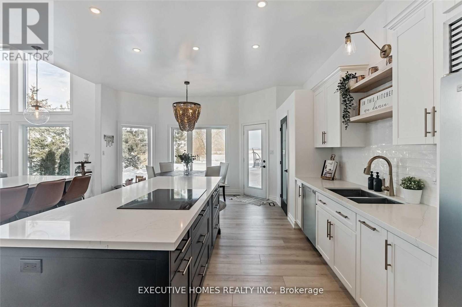 769 Mud Street E, Hamilton, Ontario  L8J 3B9 - Photo 8 - X12573794