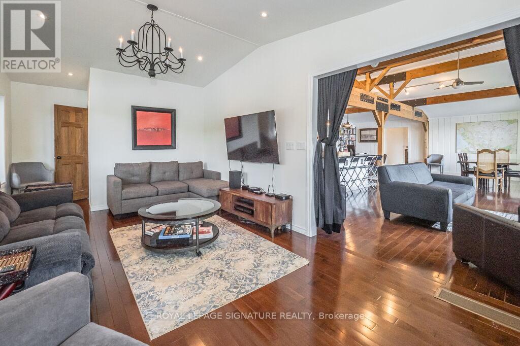 1127 Sunny Lake Road, Gravenhurst, Ontario  P1P 0G3 - Photo 14 - X12573804