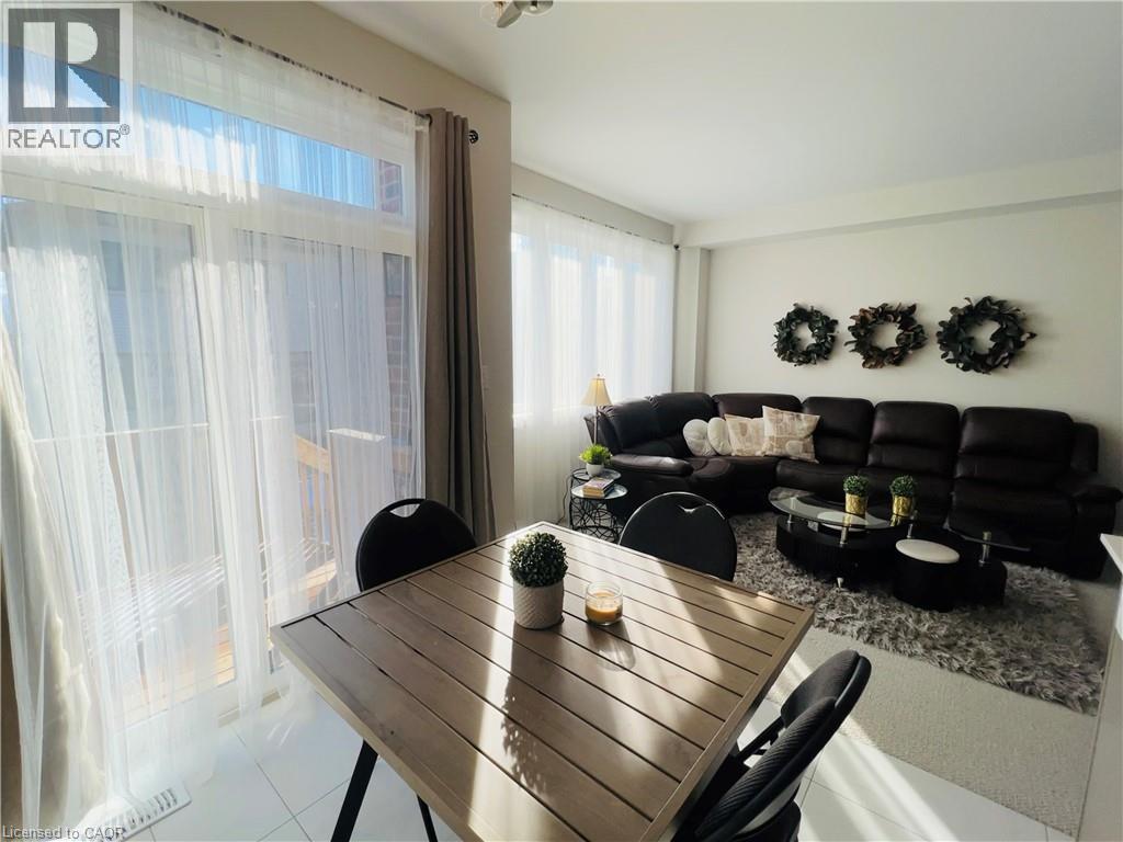 11 Cherry Blossom Heights, Hamilton, Ontario L9B 0E9 - Photo 11 - 40786777