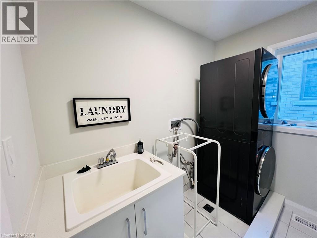 11 Cherry Blossom Heights, Hamilton, Ontario L9B 0E9 - Photo 26 - 40786777