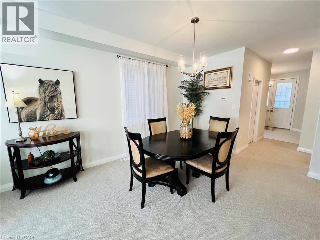 11 Cherry Blossom Heights, Hamilton, Ontario L9B 0E9 - Photo 4 - 40786777