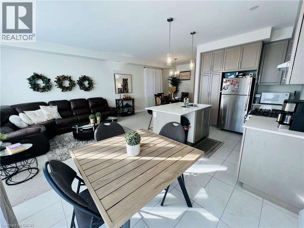 11 Cherry Blossom Heights, Hamilton, Ontario L9B 0E9 - Photo 13 - 40786777