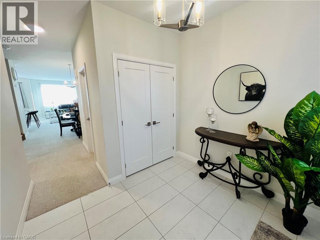 11 Cherry Blossom Heights, Hamilton, Ontario L9B 0E9 - Photo 2 - 40786777