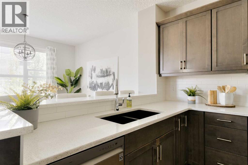 49 Sunset Manor, Cochrane, Alberta  T4C 0N3 - Photo 8 - A2261620