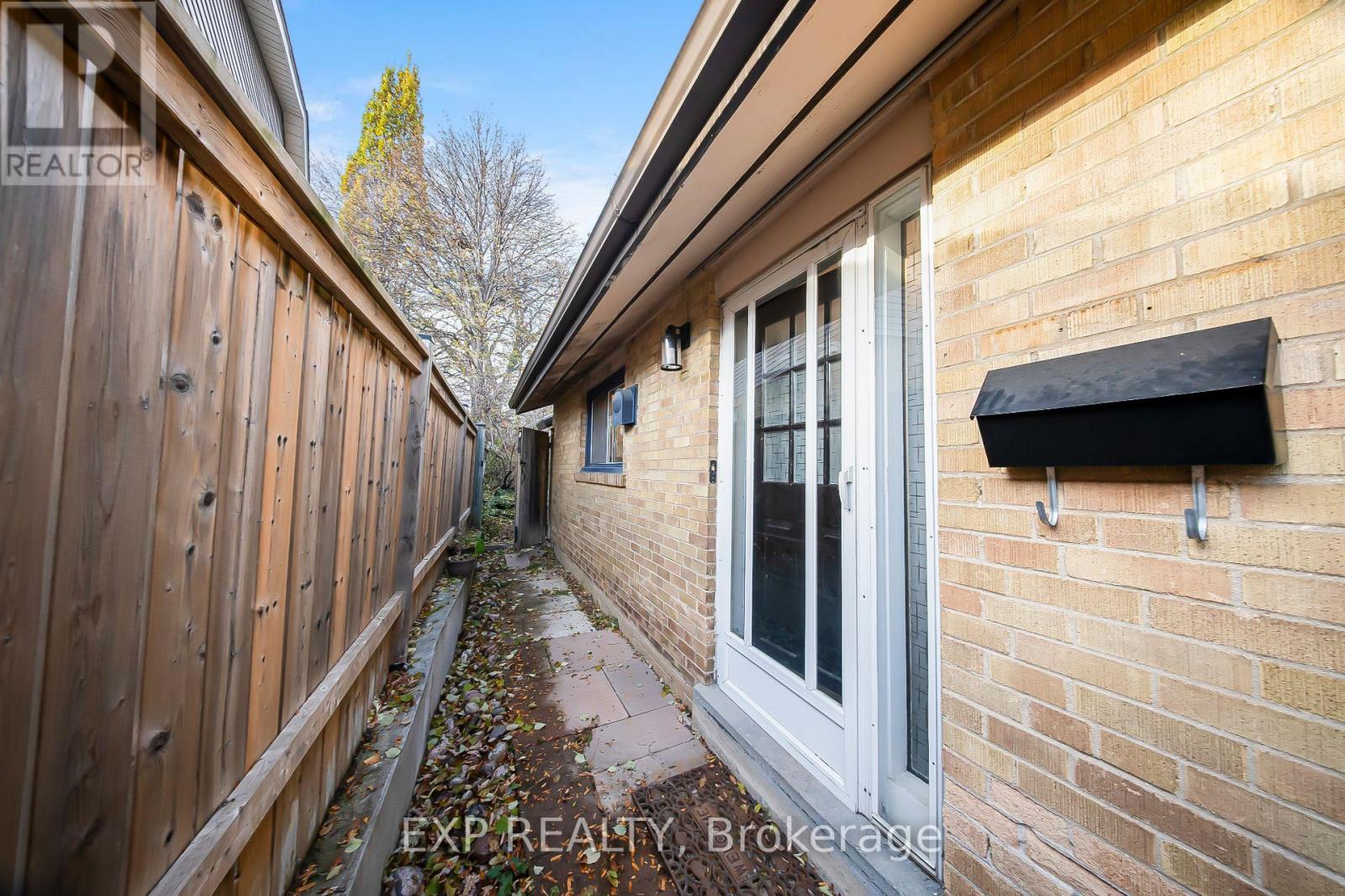 26 Lakeland Crescent, Toronto, Ontario  M1G 2L3 - Photo 10 - E12569892