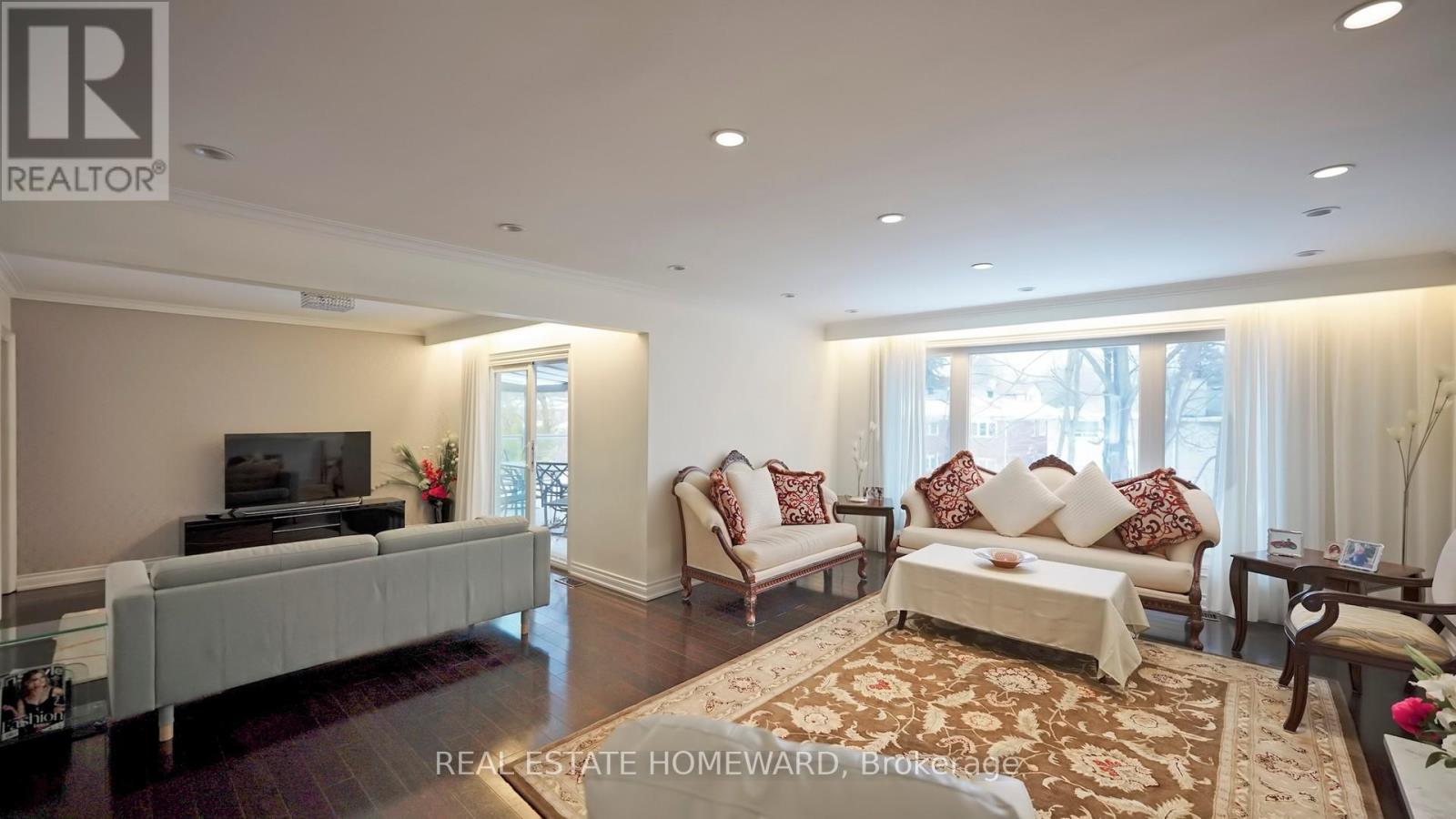 34 Delair Crescent, Markham, Ontario L3T 2M4 - Photo 8 - N12573830