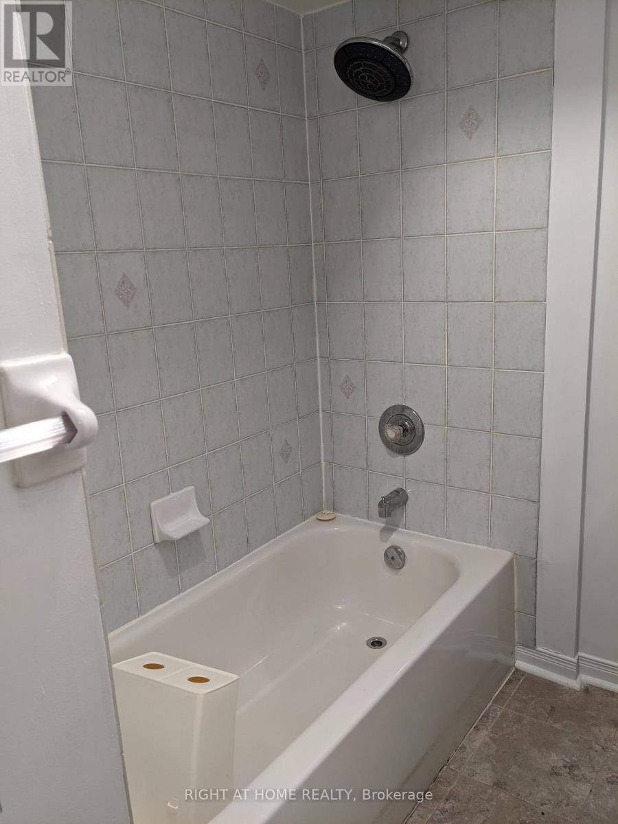 53 Primeau Drive, Aurora, Ontario L4G 6Z3 - Photo 9 - N12573832