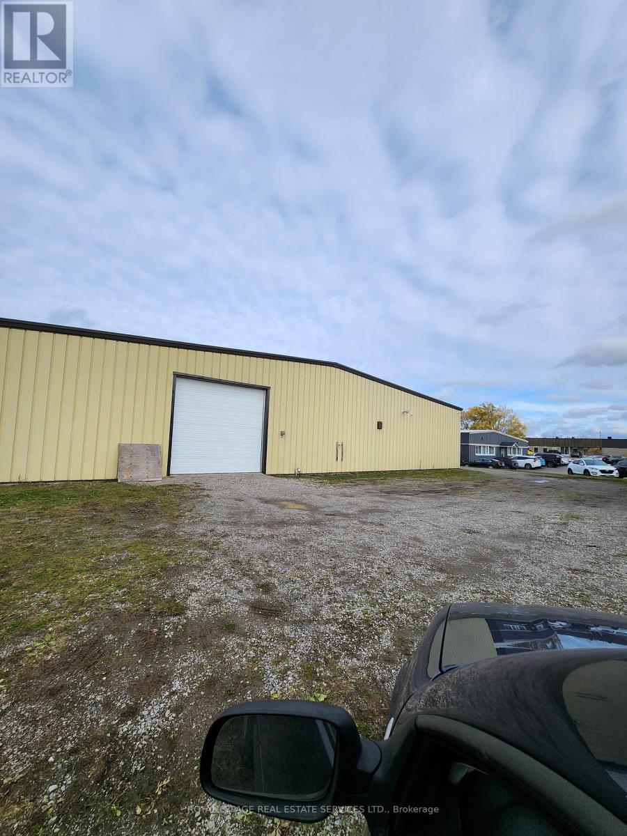 625 Industrial Drive, Fort Erie, Ontario  L2A 5M4 - Photo 4 - X12572396