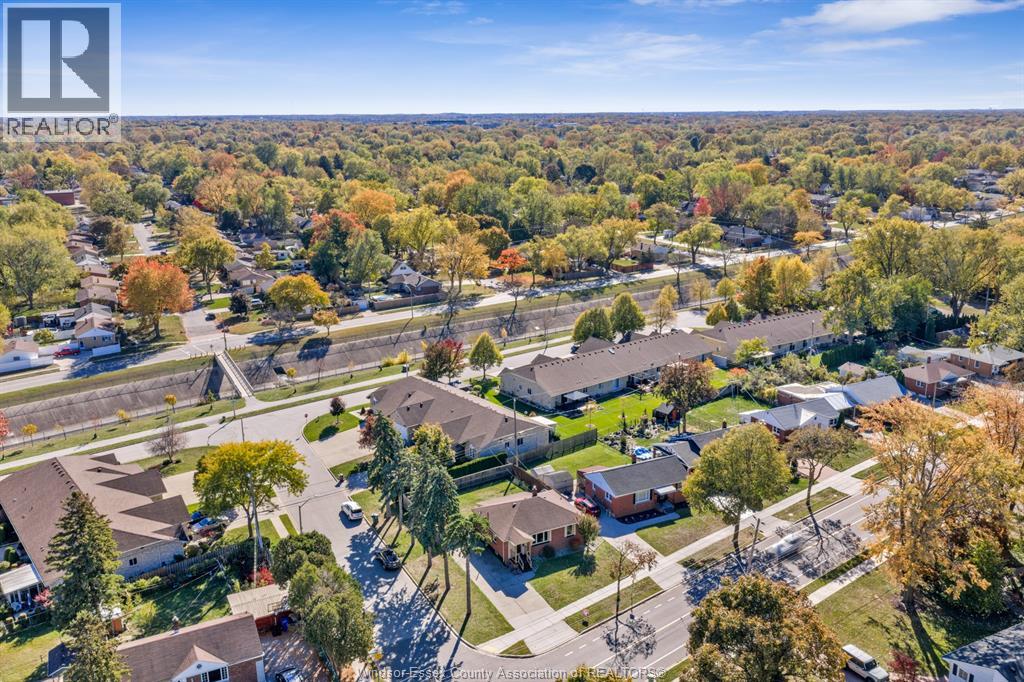 921 Grand Marais Road West, Windsor, Ontario  N9E 1C2 - Photo 31 - 25027329