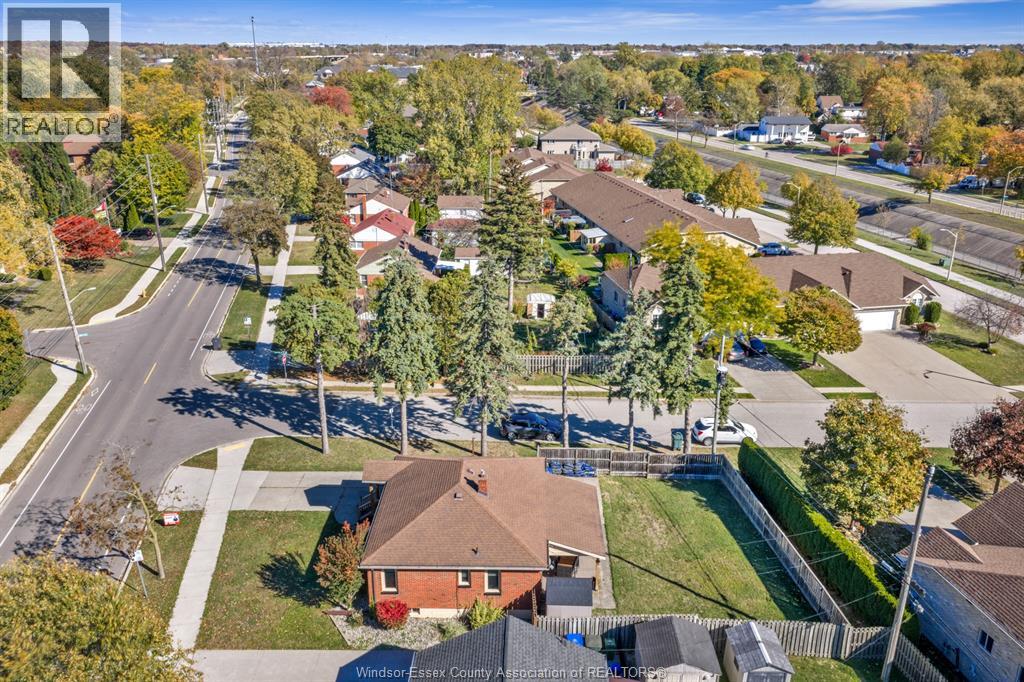 921 Grand Marais Road West, Windsor, Ontario  N9E 1C2 - Photo 30 - 25027329