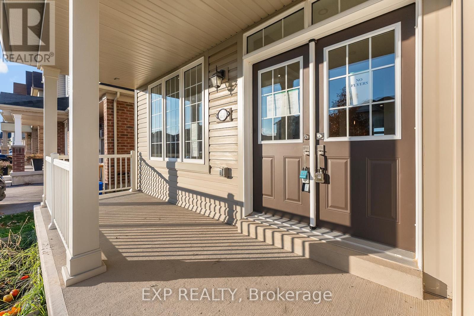 24 Esther Crescent, Thorold, Ontario L3B 5N5 - Photo 3 - X12551268