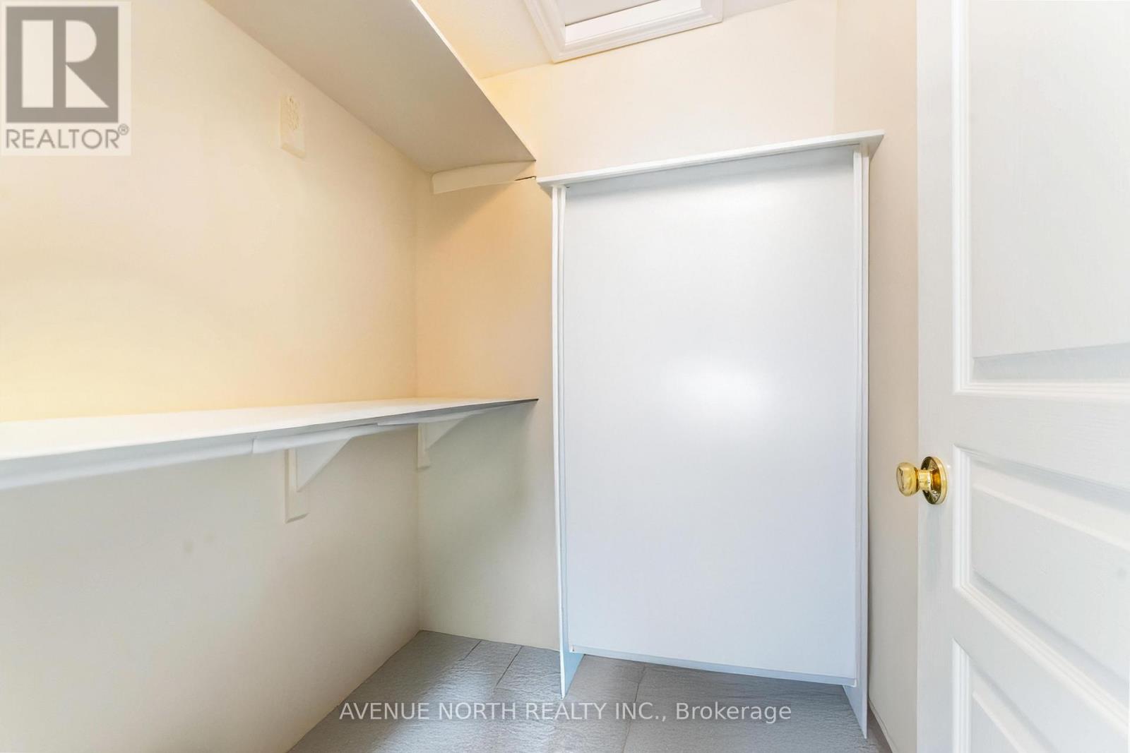 241 Waymark Crescent, Ottawa, Ontario K2M 0A6 - Photo 12 - X12573842