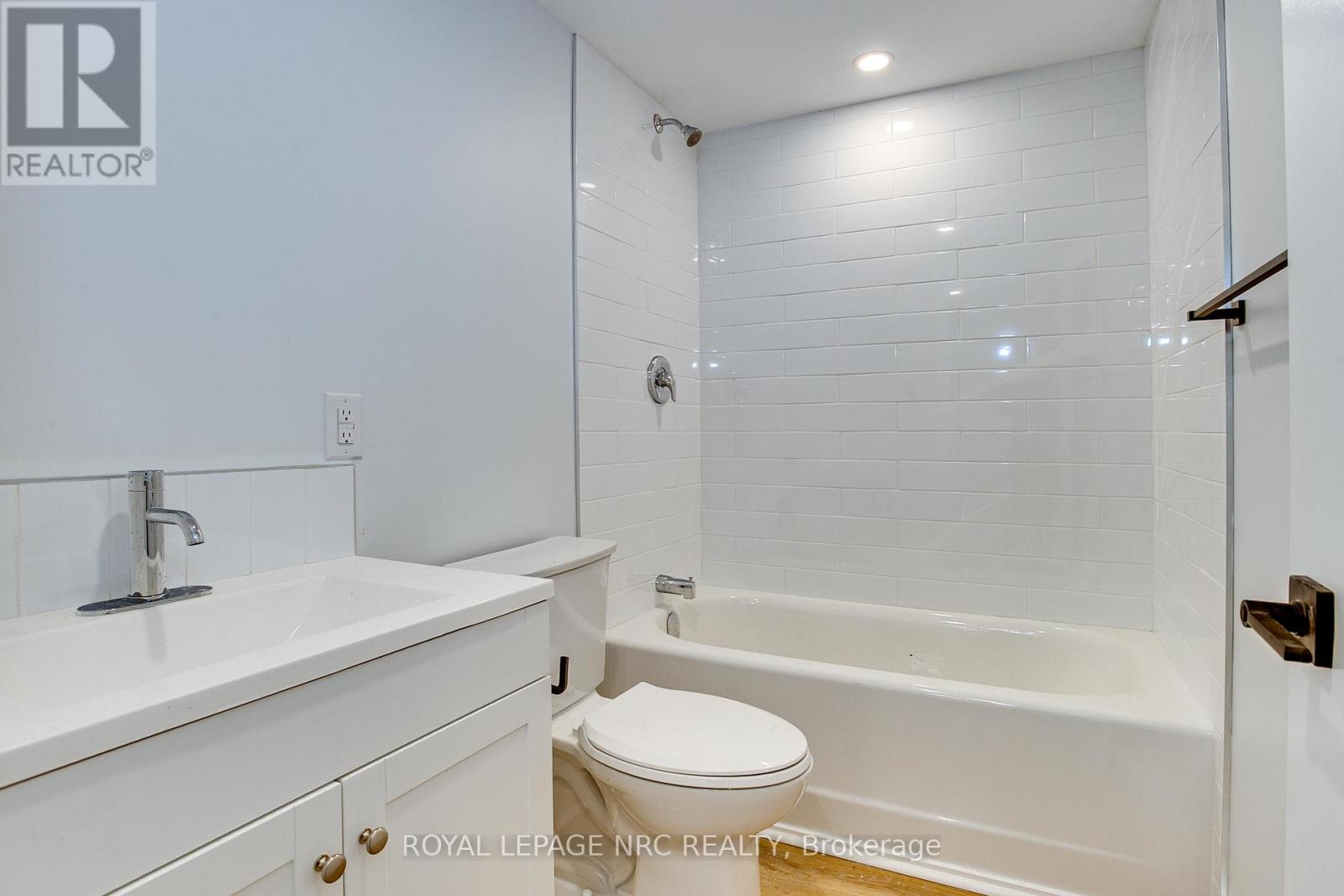 2 - 316 Elmwood Avenue, Fort Erie, Ontario L0S 1B0 - Photo 9 - X12573846