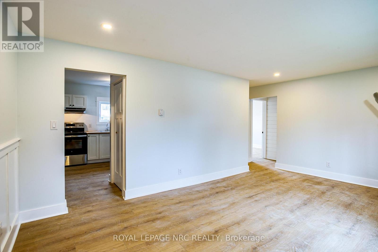 6 - 316 Elmwood Avenue, Fort Erie, Ontario  L0S 1B0 - Photo 4 - X12573870