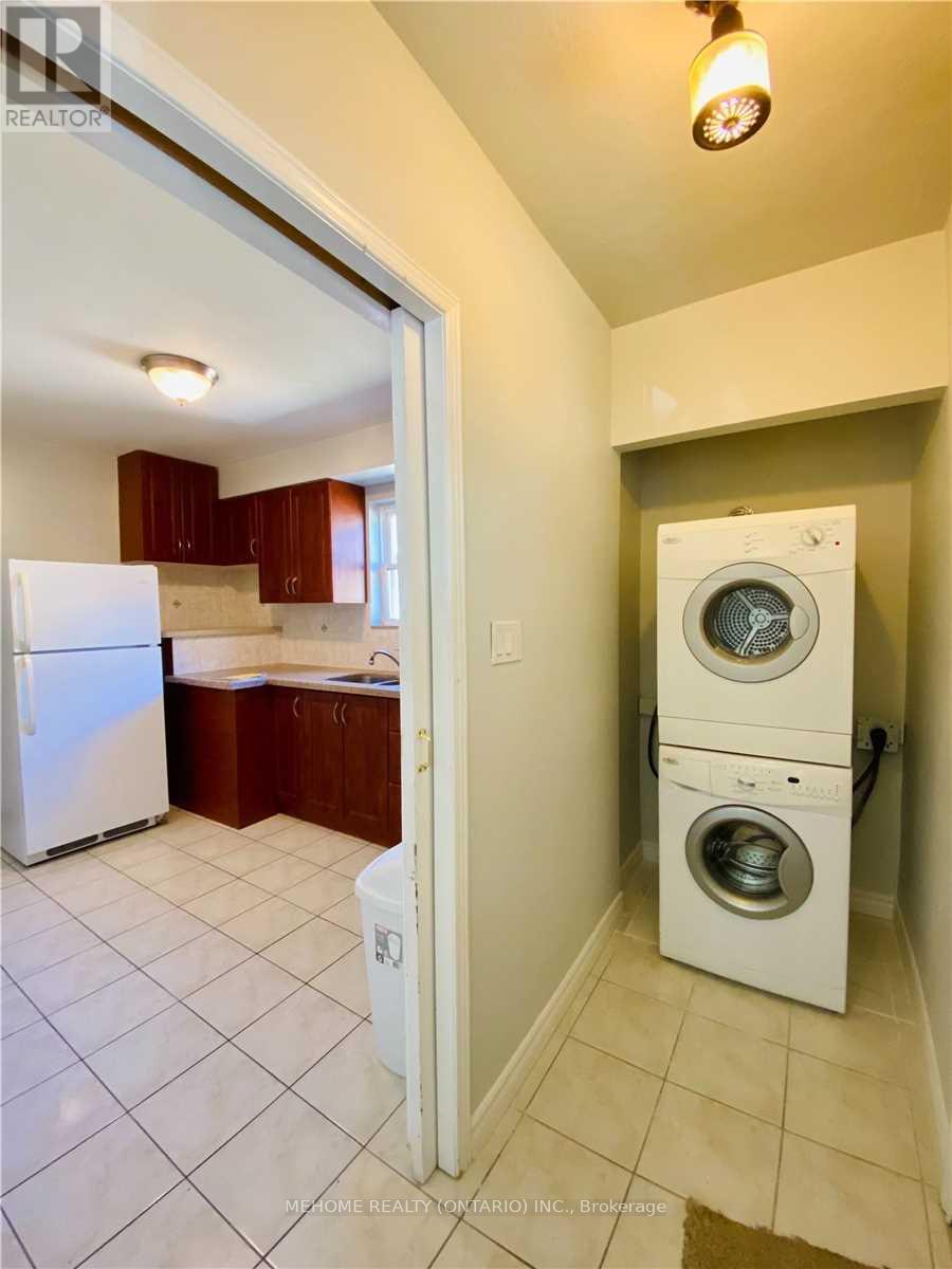 292 Poyntz Avenue, Toronto, Ontario  M2N 1J9 - Photo 9 - C12532514