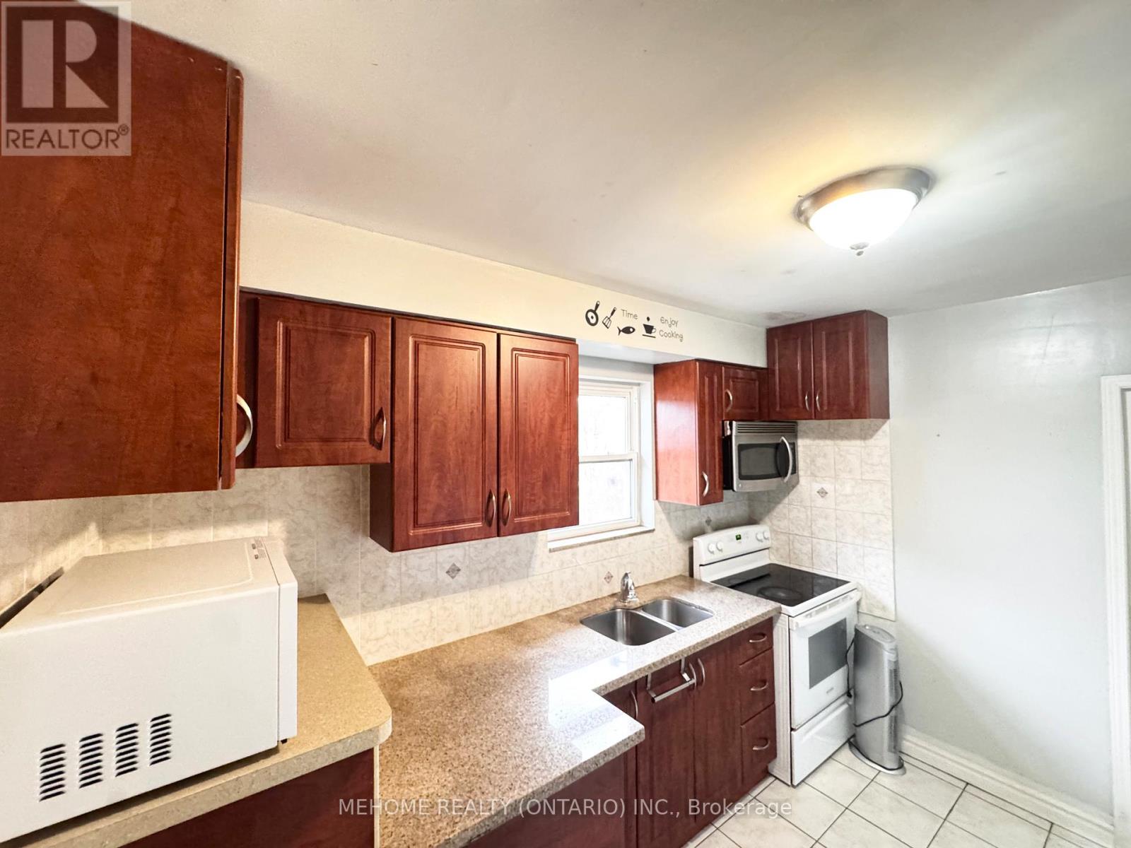 292 Poyntz Avenue, Toronto, Ontario  M2N 1J9 - Photo 5 - C12532514